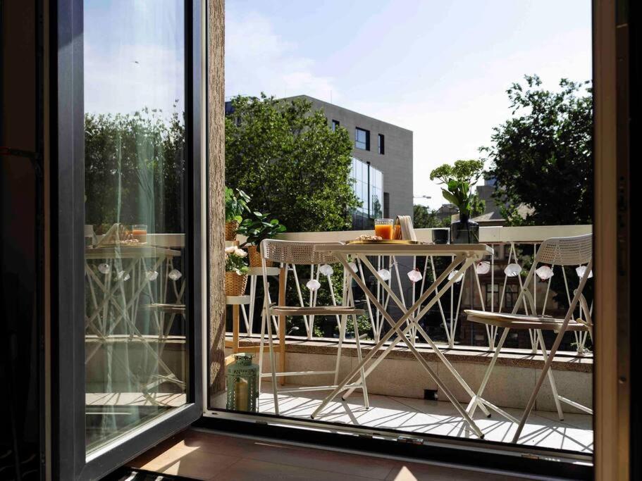 Bright 2Br Apartment - Top Location - City Balcony Bukarest Kültér fotó