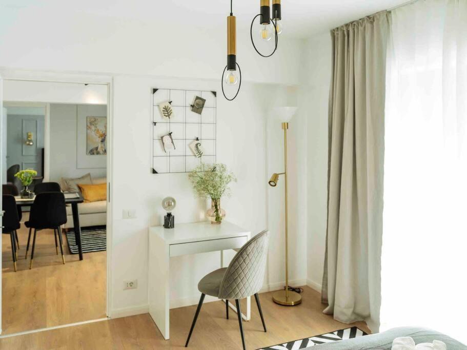 Bright 2Br Apartment - Top Location - City Balcony Bukarest Kültér fotó