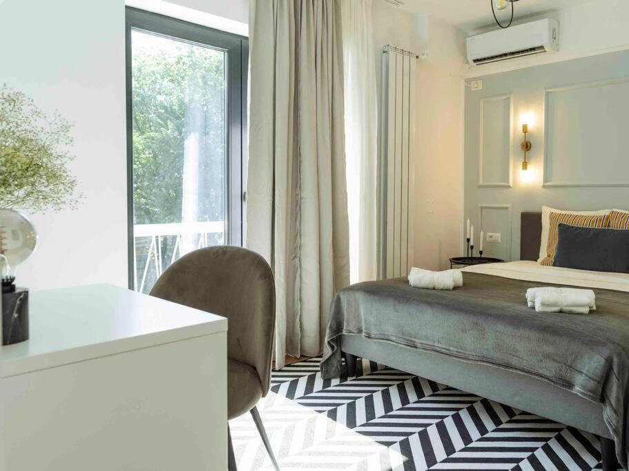 Bright 2Br Apartment - Top Location - City Balcony Bukarest Kültér fotó