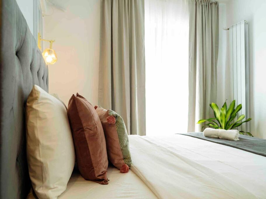 Bright 2Br Apartment - Top Location - City Balcony Bukarest Kültér fotó
