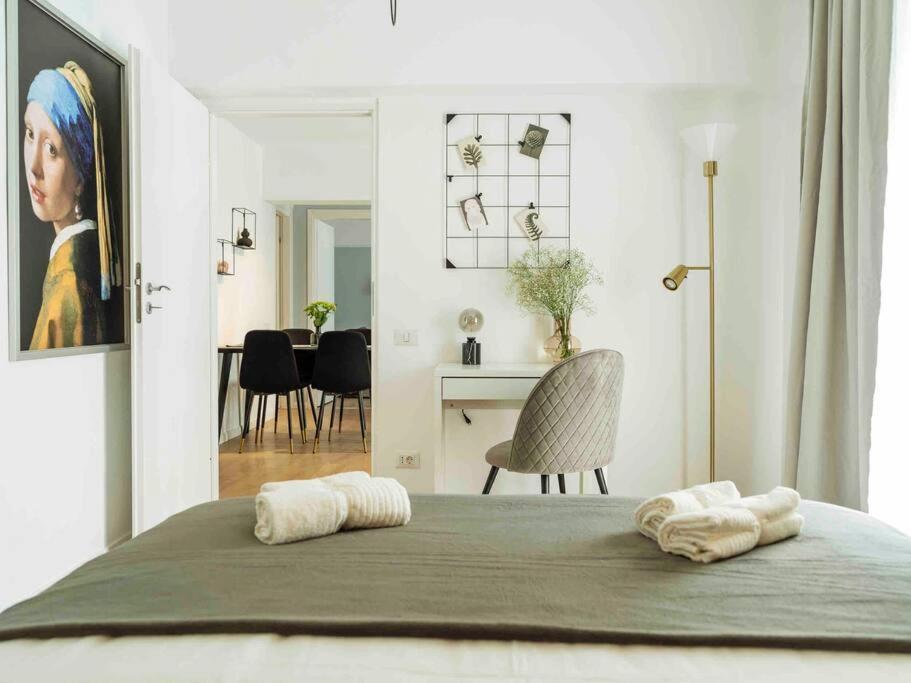 Bright 2Br Apartment - Top Location - City Balcony Bukarest Kültér fotó