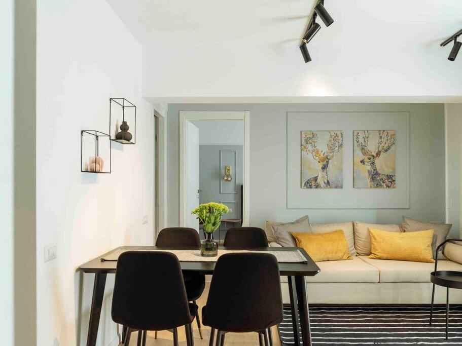 Bright 2Br Apartment - Top Location - City Balcony Bukarest Kültér fotó