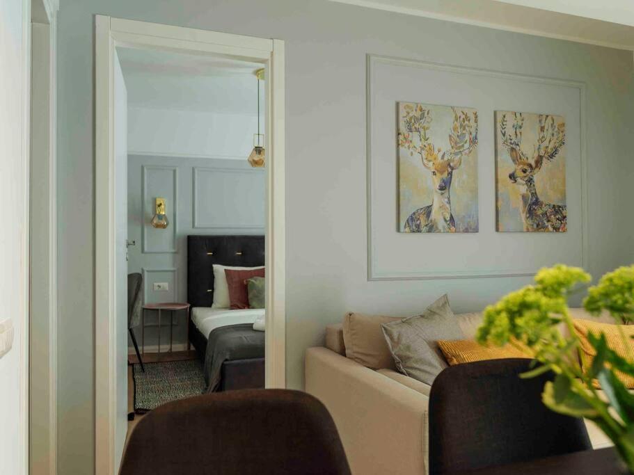 Bright 2Br Apartment - Top Location - City Balcony Bukarest Kültér fotó