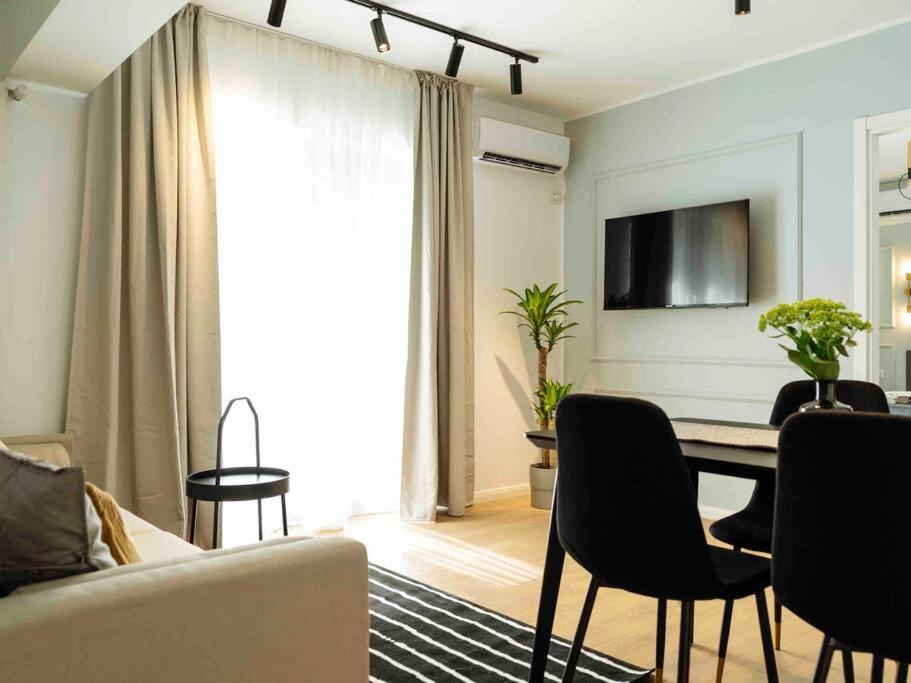 Bright 2Br Apartment - Top Location - City Balcony Bukarest Kültér fotó