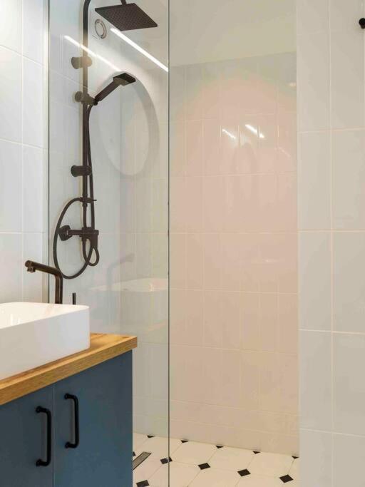 Bright 2Br Apartment - Top Location - City Balcony Bukarest Kültér fotó
