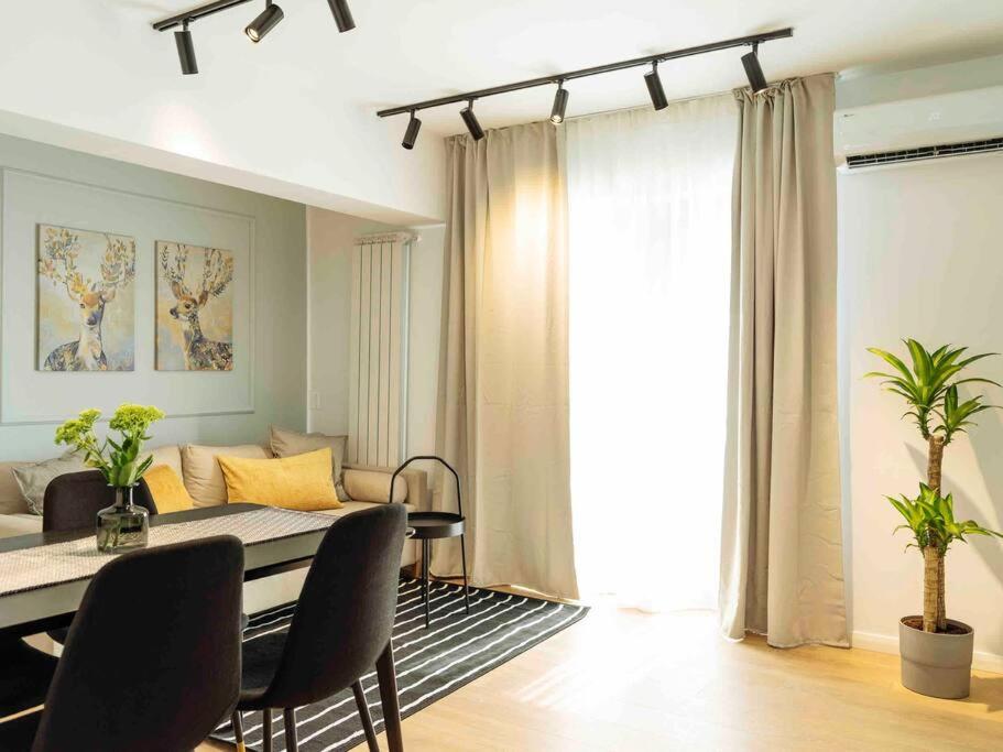 Bright 2Br Apartment - Top Location - City Balcony Bukarest Kültér fotó