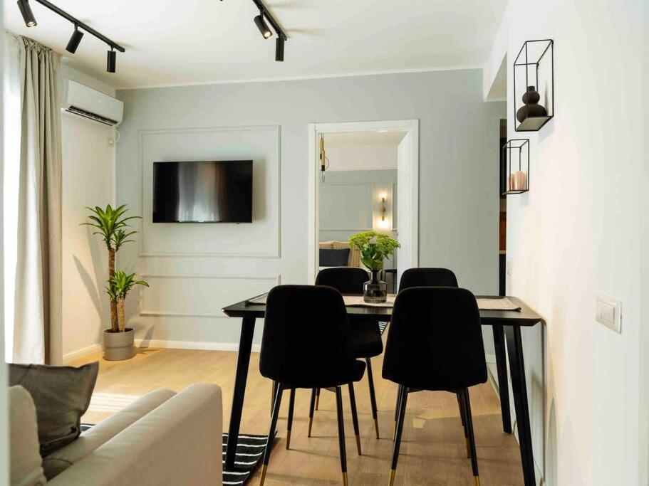 Bright 2Br Apartment - Top Location - City Balcony Bukarest Kültér fotó