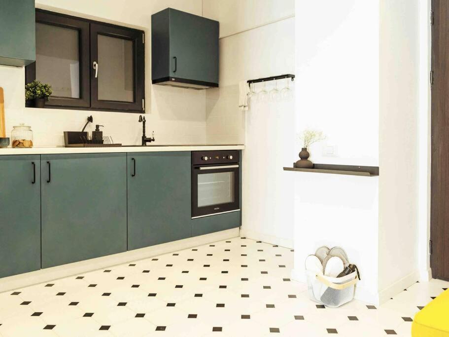 Bright 2Br Apartment - Top Location - City Balcony Bukarest Kültér fotó